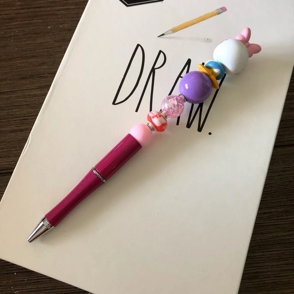 Disney Doorables: Mickey & Friends: Daisy Duck summer handmade beaded pen